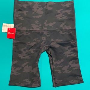 NWT spanx lamn bike short